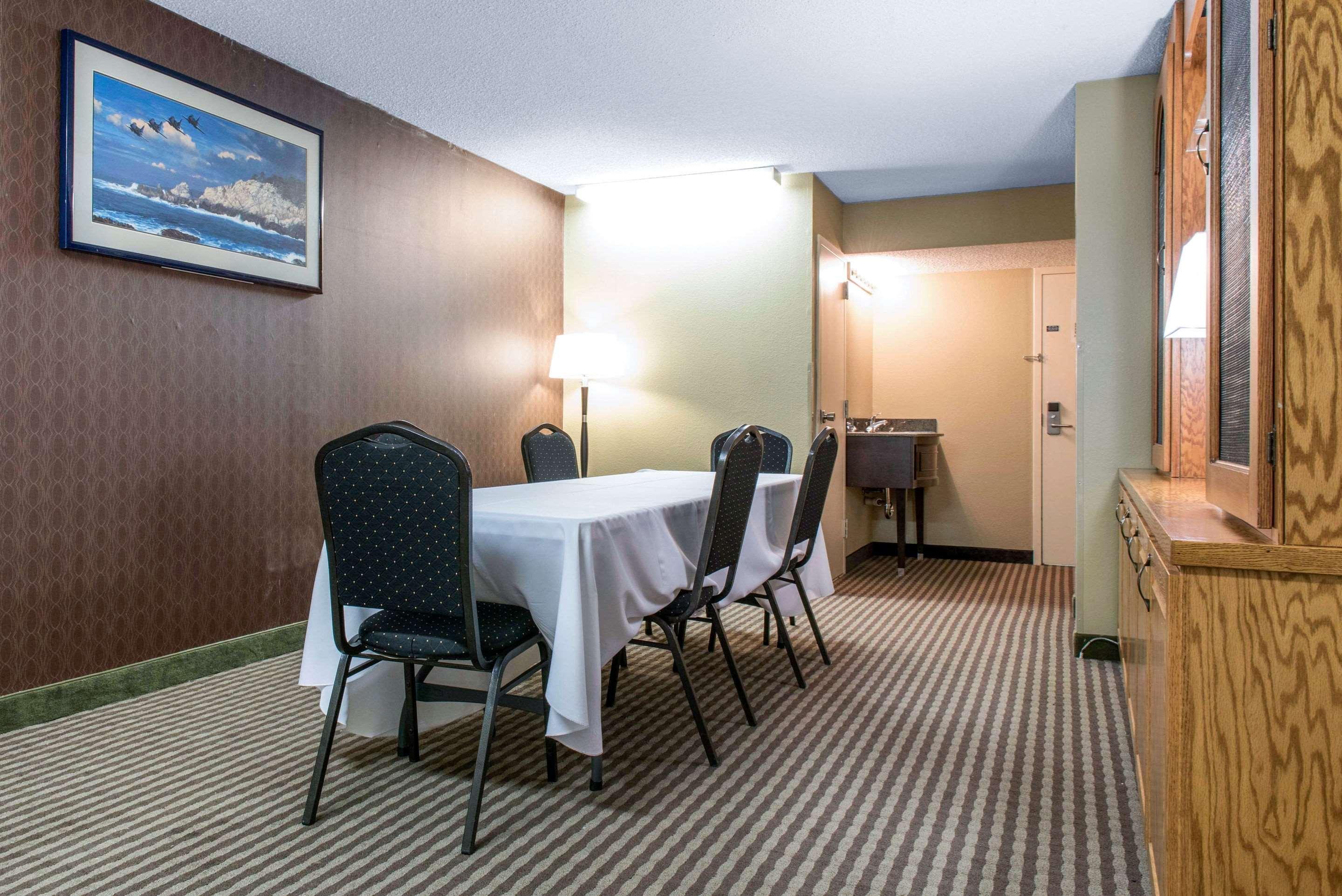 Quality Inn Festus Екстер'єр фото