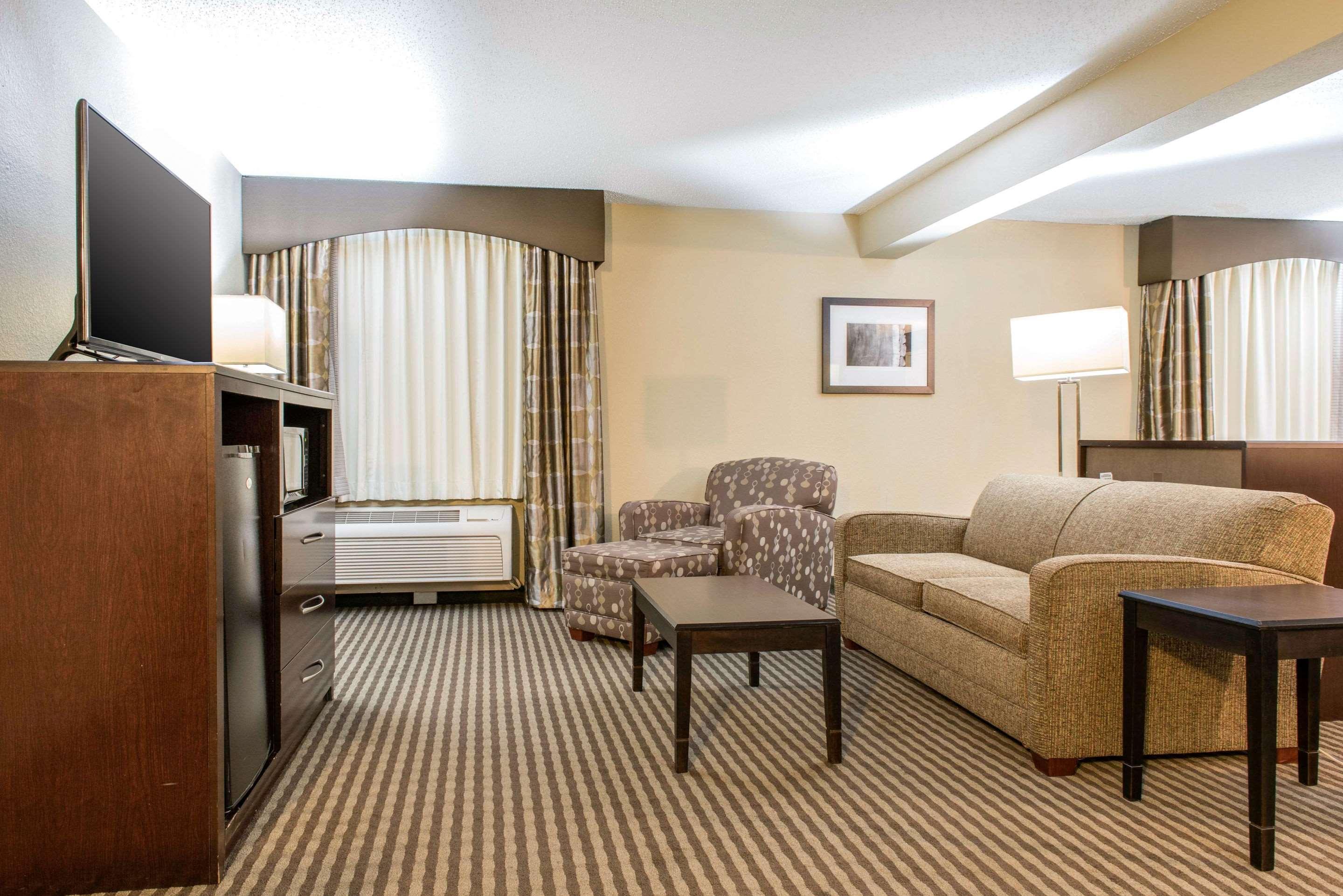 Quality Inn Festus Екстер'єр фото