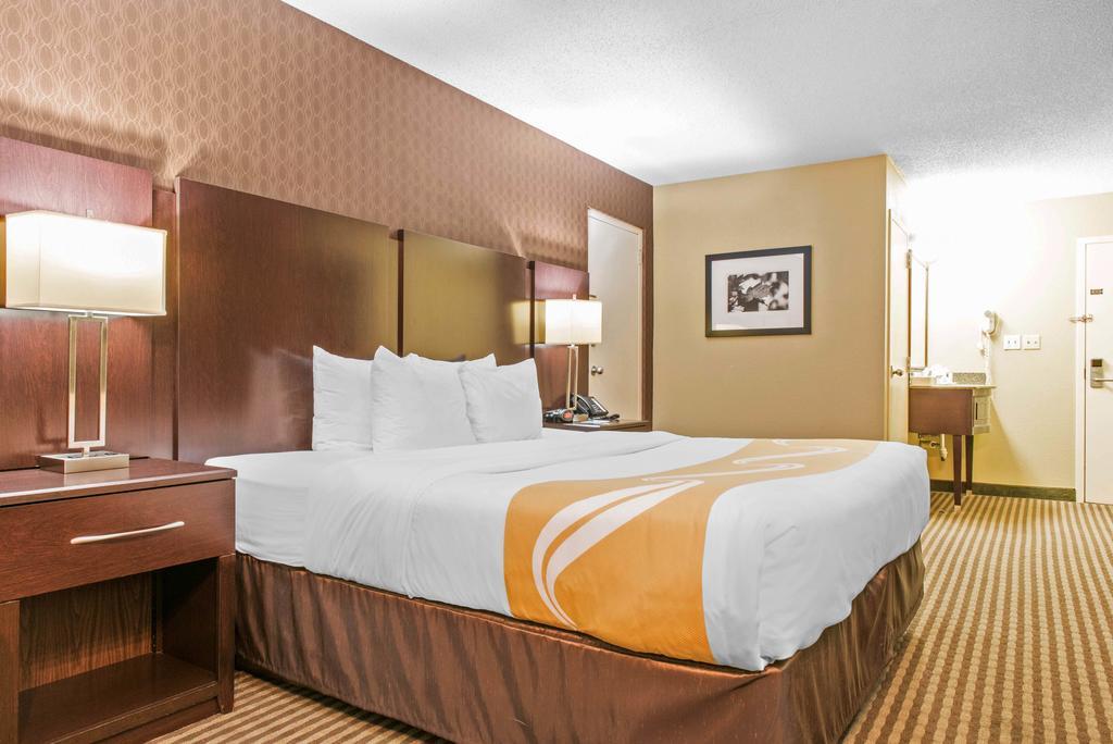 Quality Inn Festus Екстер'єр фото