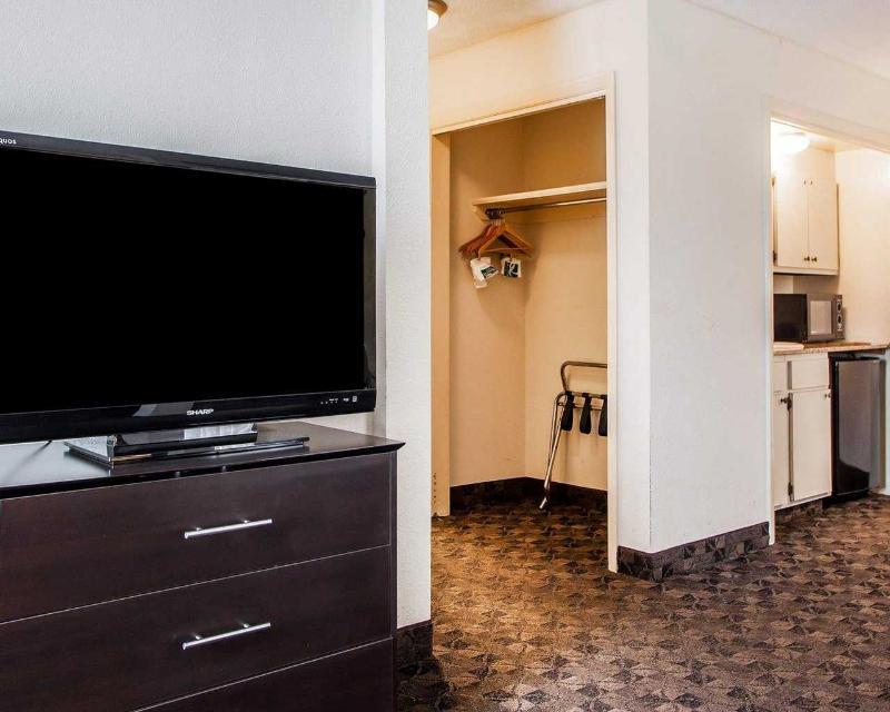 Quality Inn Festus Екстер'єр фото