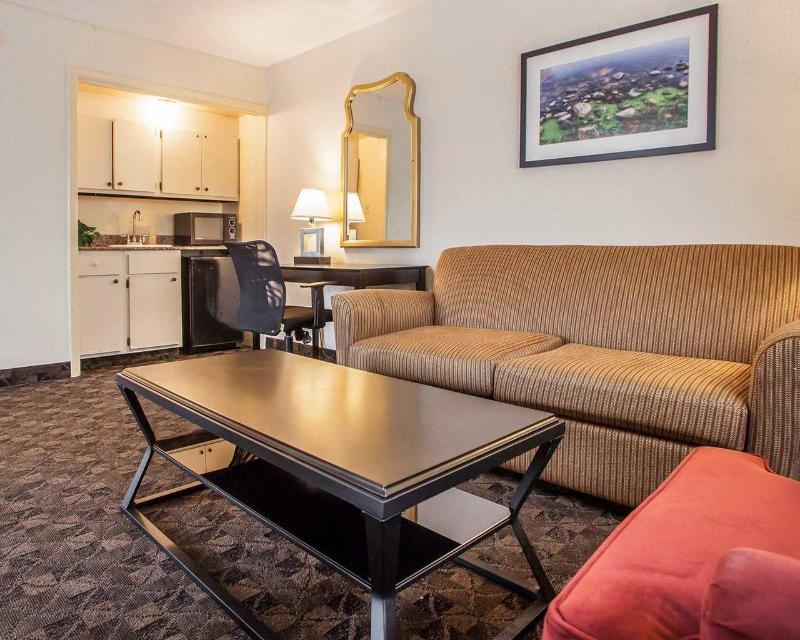 Quality Inn Festus Екстер'єр фото