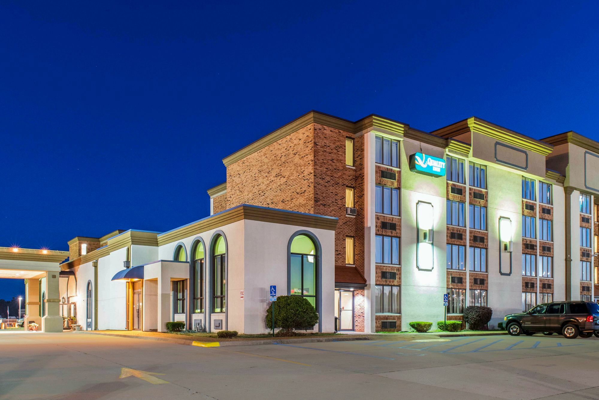 Quality Inn Festus Екстер'єр фото